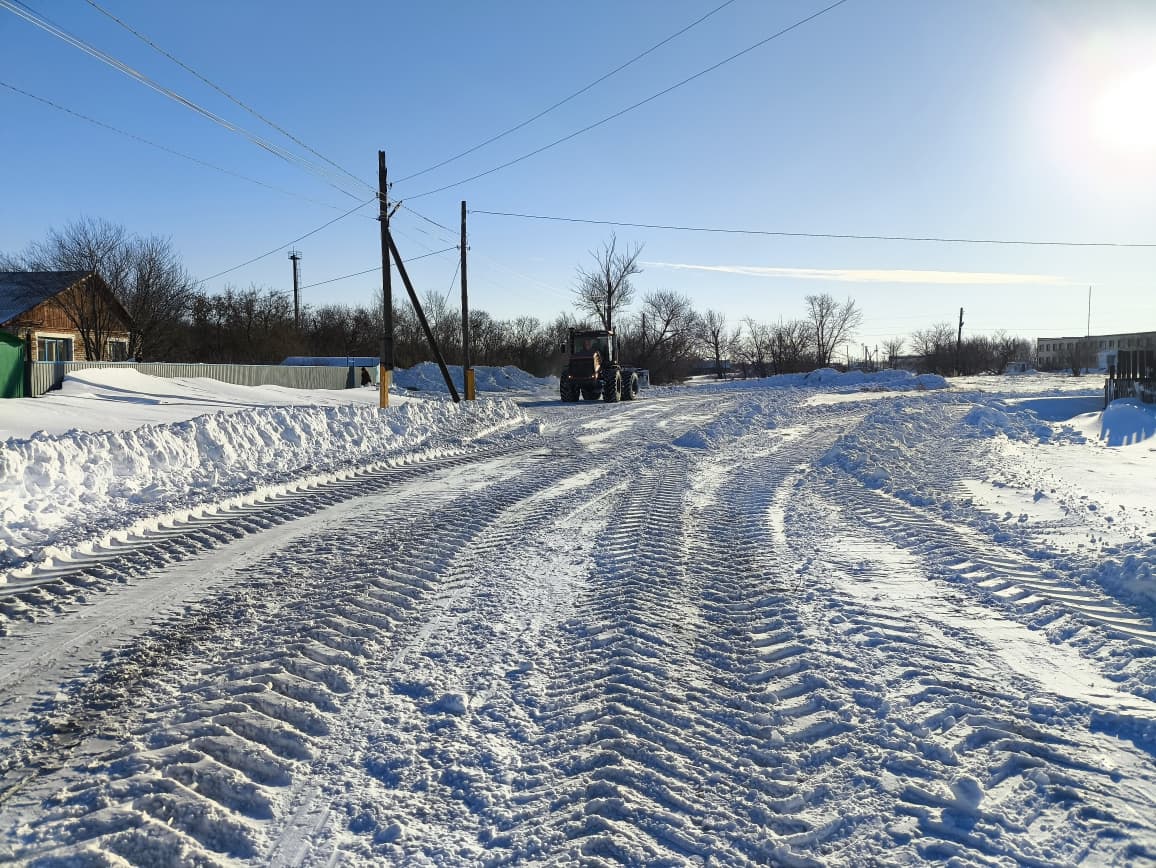2026 жылғы 6 қаңтарда жауған қардан ауыл ішіндегі көшелерді тазалау жұмыстары жүргізілуде.