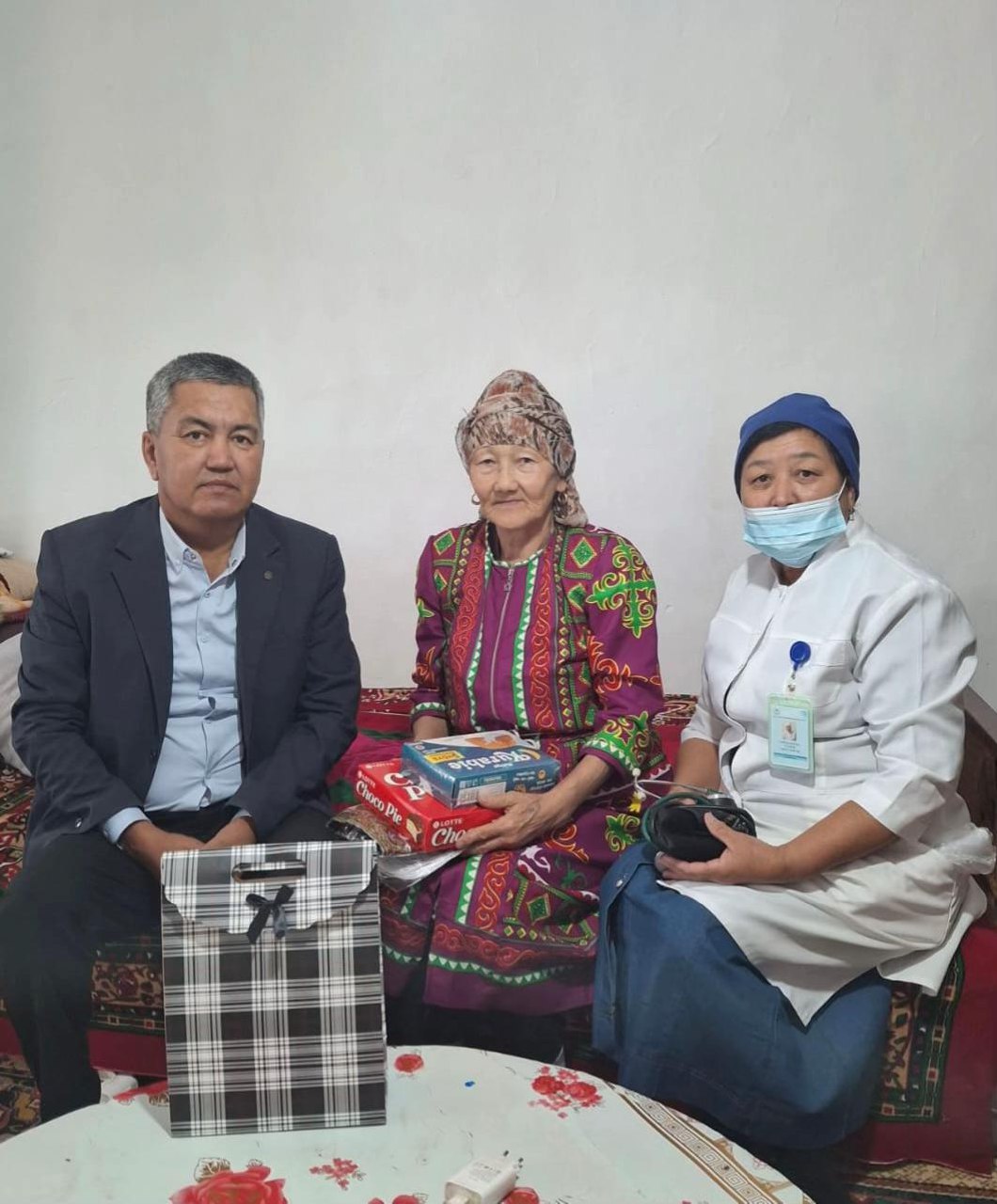 Қарттар күніне орай Қайрақты ауылдық округінде қарияларға құрмет көрсетілді.