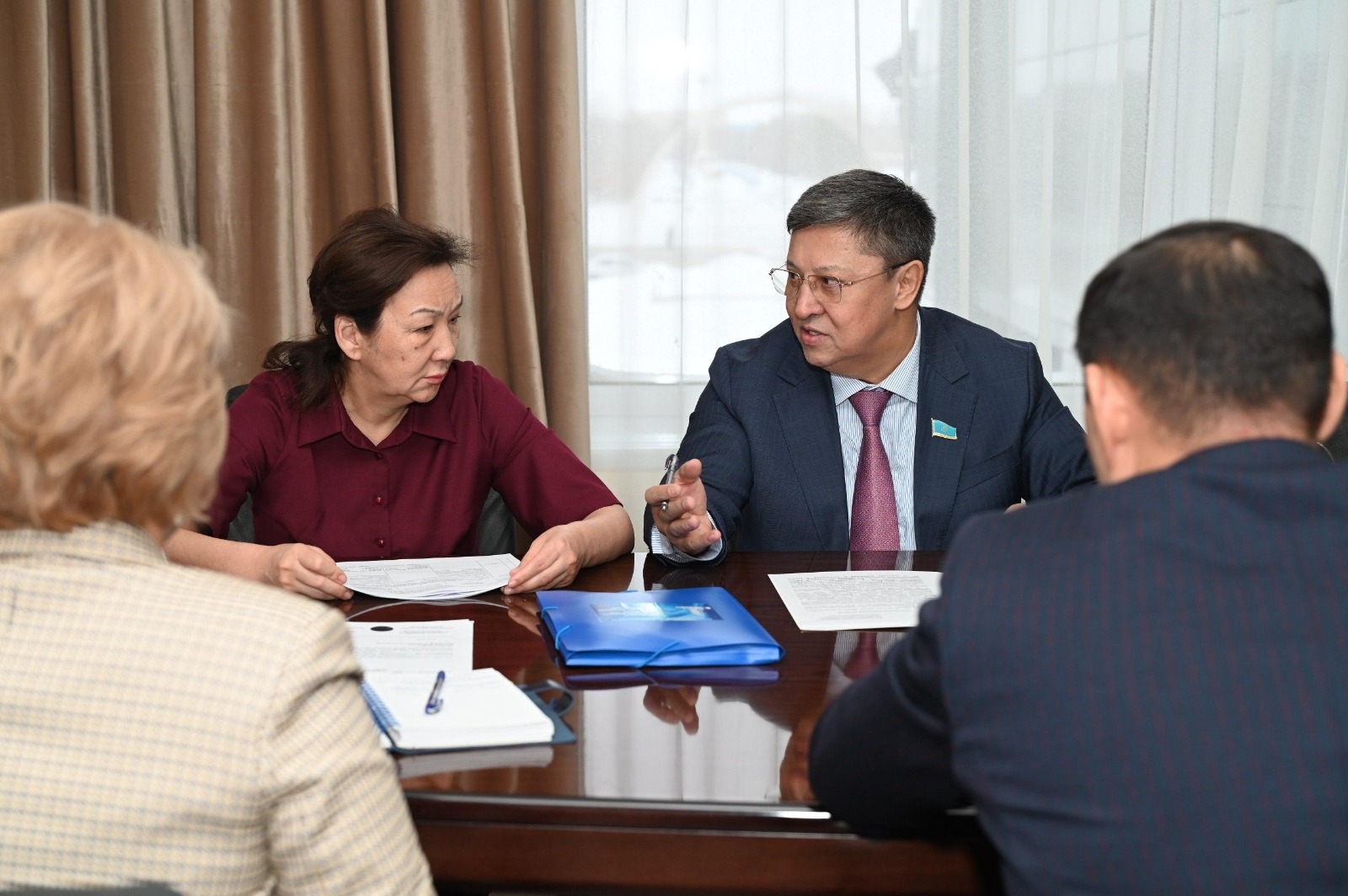 Облыстық мәслихат депутаттары Қазақстан Республикасы Парламенті Сенатының депутаты Нұғманов А.Ш.-мен кездесті