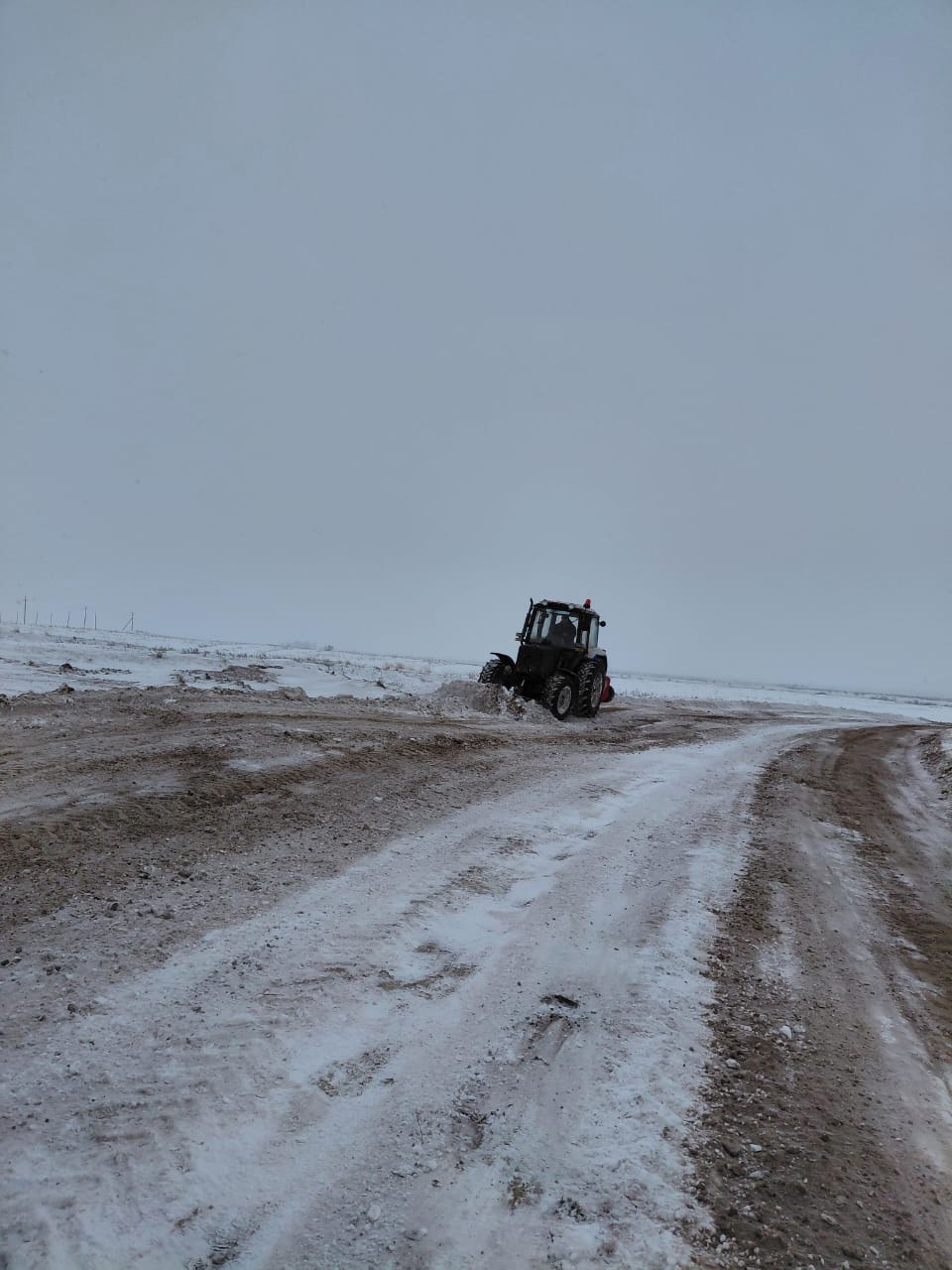 Жайсаң ауылдық округінде автомобиль жолдарды қардан тазарту жұмыстары жүргізілуде