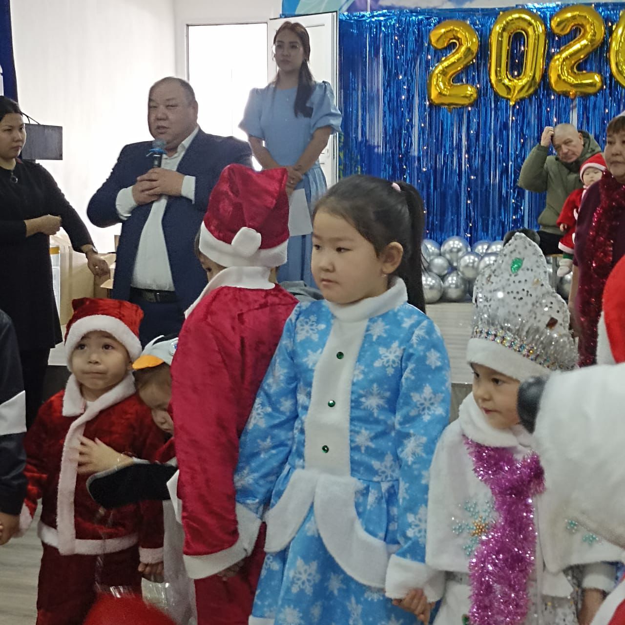 В акимате округа прошёл новогодний праздничный утренник для детей «Зелёная ёлка 2026