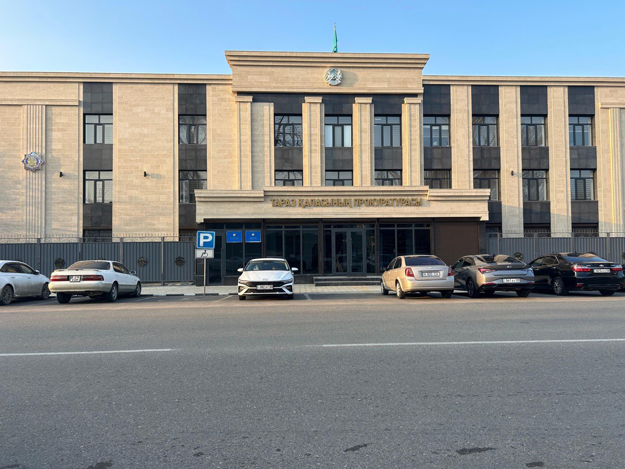 Прокуроры Тараза продолжают возвращать квартиры  в коммунальную собственность для передачи нуждающимся