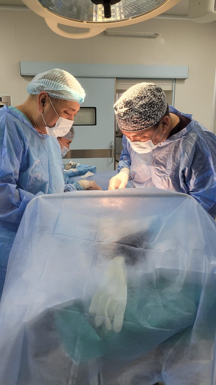 Врачи успешно удалили крупную опухоль в брюшной полости у 4-летнего ребёнка