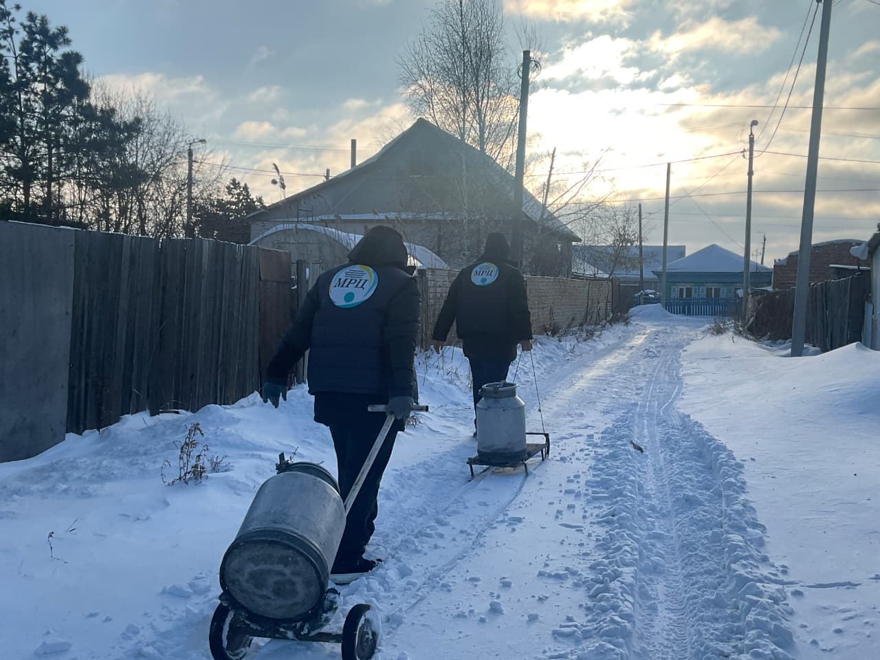 С открытой душой: волонтеры Петропавловска помогают пенсионерам Рабочего поселка