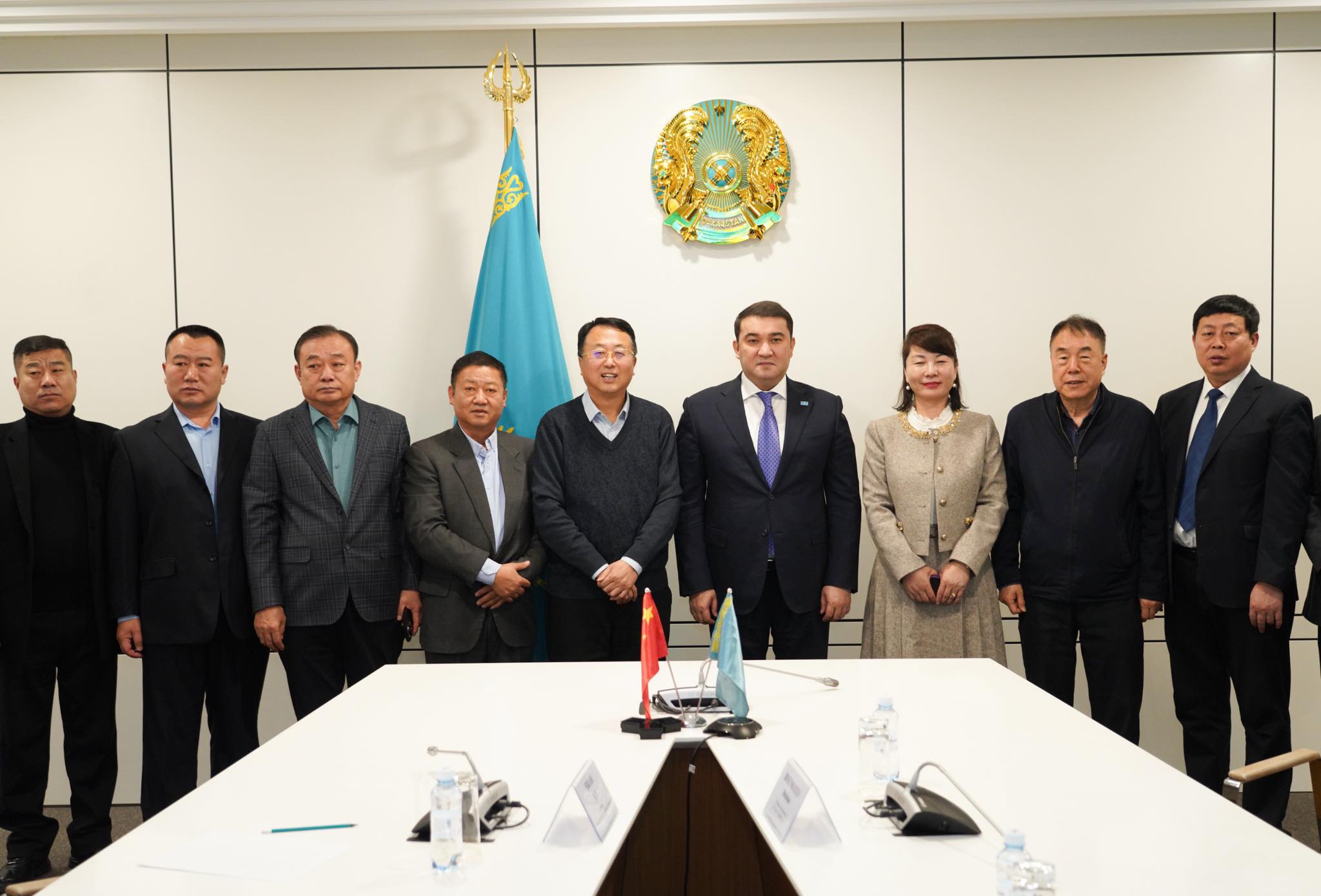 ТҮРКІСТАН ОБЛЫСЫНДА МАҢЫЗДЫ ЖОБАЛАРДЫ ЖҮЗЕГЕ АСЫРУ БОЙЫНША ИНВЕСТОРЛАРМЕН КЕЛІССӨЗДЕР ЖҮРГІЗІЛДІ