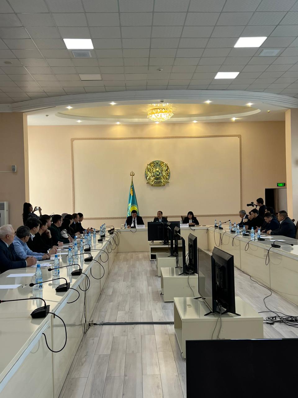 2026 жылғы 5 қаңтарда Қазақстан Республикасы Парламенті Сенатының депутаты Утешов Серик Балгатаевич қалалық мәслихат депутаттарымен және қалалық Қоғамдық кеңес мүшелерімен кездесті.