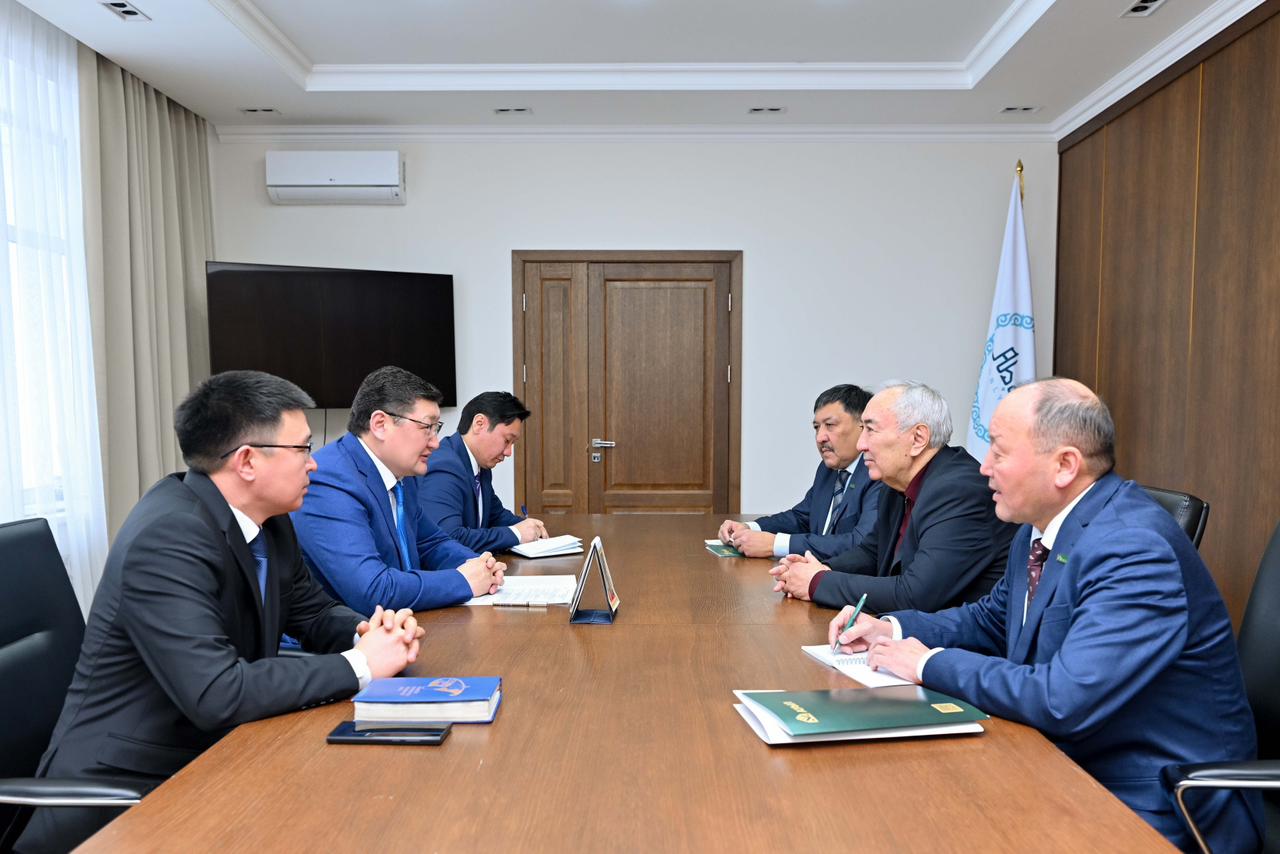 Облыс әкімі Парламент Мәжілісінің депутаты Жигули Дайрабаевпен кездесті