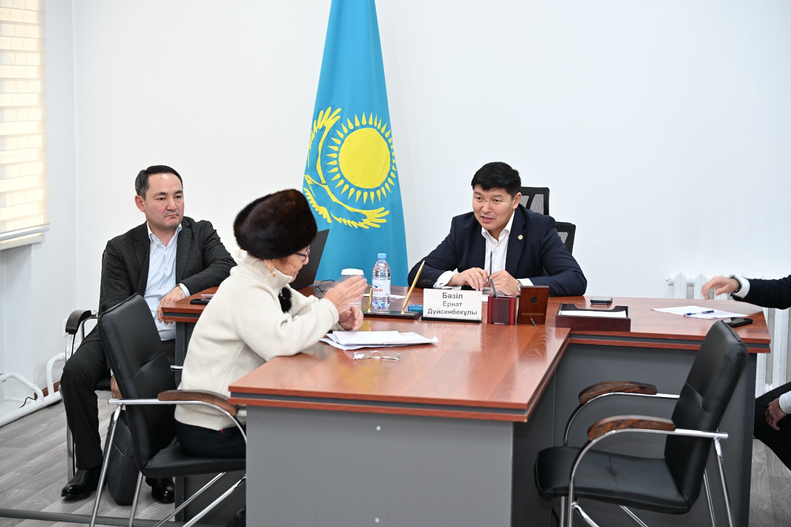 Қала әкімі азаматтарды жеке мәселелері бойынша қабылдады