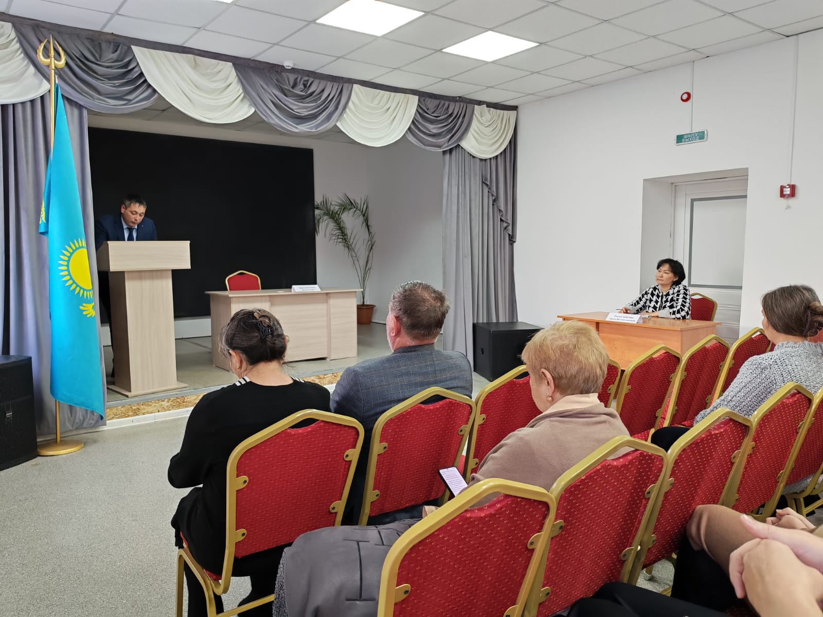 Үлкен Қараой ауылдық округі әкімінің есептік кездесуі