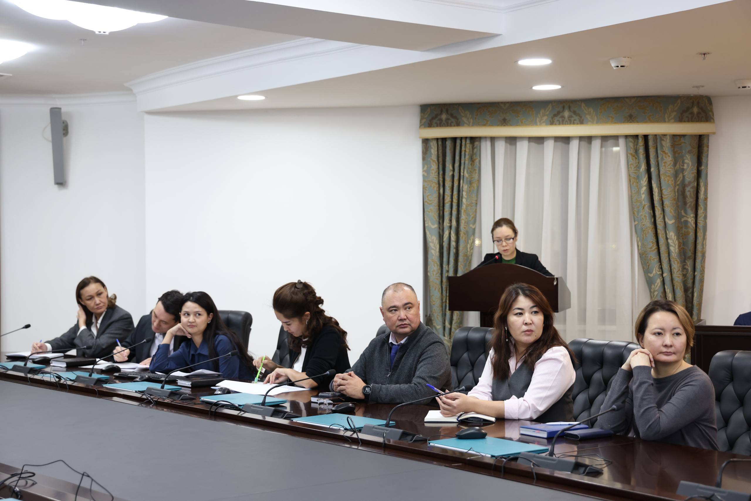 В рамках реализации программы правового всеобуча для сотрудников Аппарата Высшего Судебного Совета проведены очередные обучающие семинары, направленные на повышение профессионального уровня и правовой культуры государственных служащих