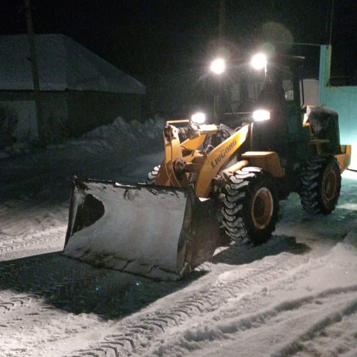 Верхнеберезовка ауылында жолдардан қарды тазалау жұмыстары жалғасуда