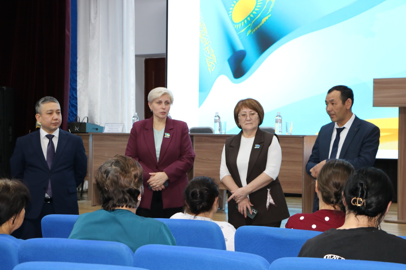 Депутаты Мажилиса Парламента РК Юлия Кучинская и Айна Мусралимова посетили Сандыктауский район с рабочей поездкой.