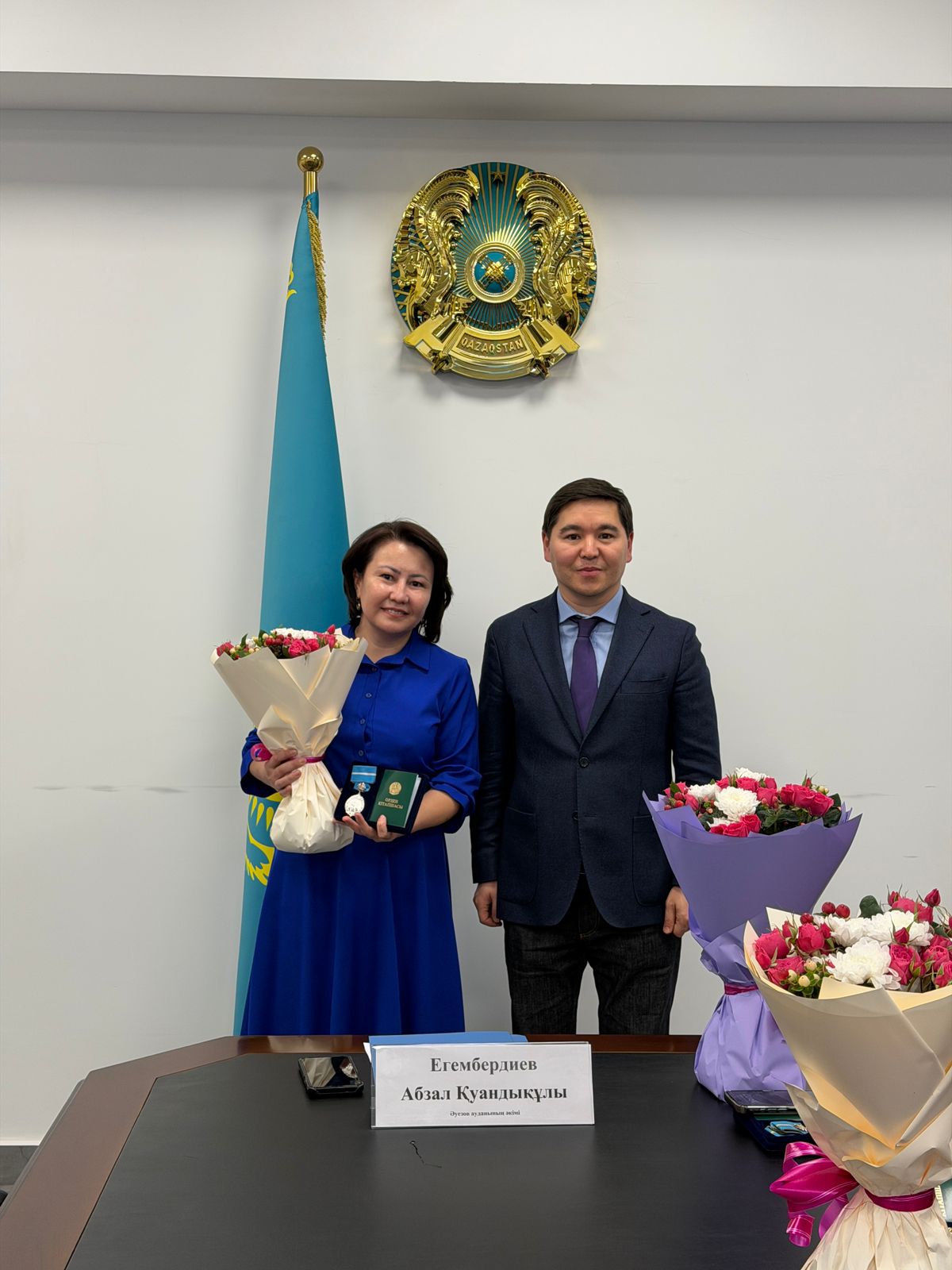 В Ауэзовском районе многодетным матерям вручили «Золотую» и «Серебряную награды материнства»