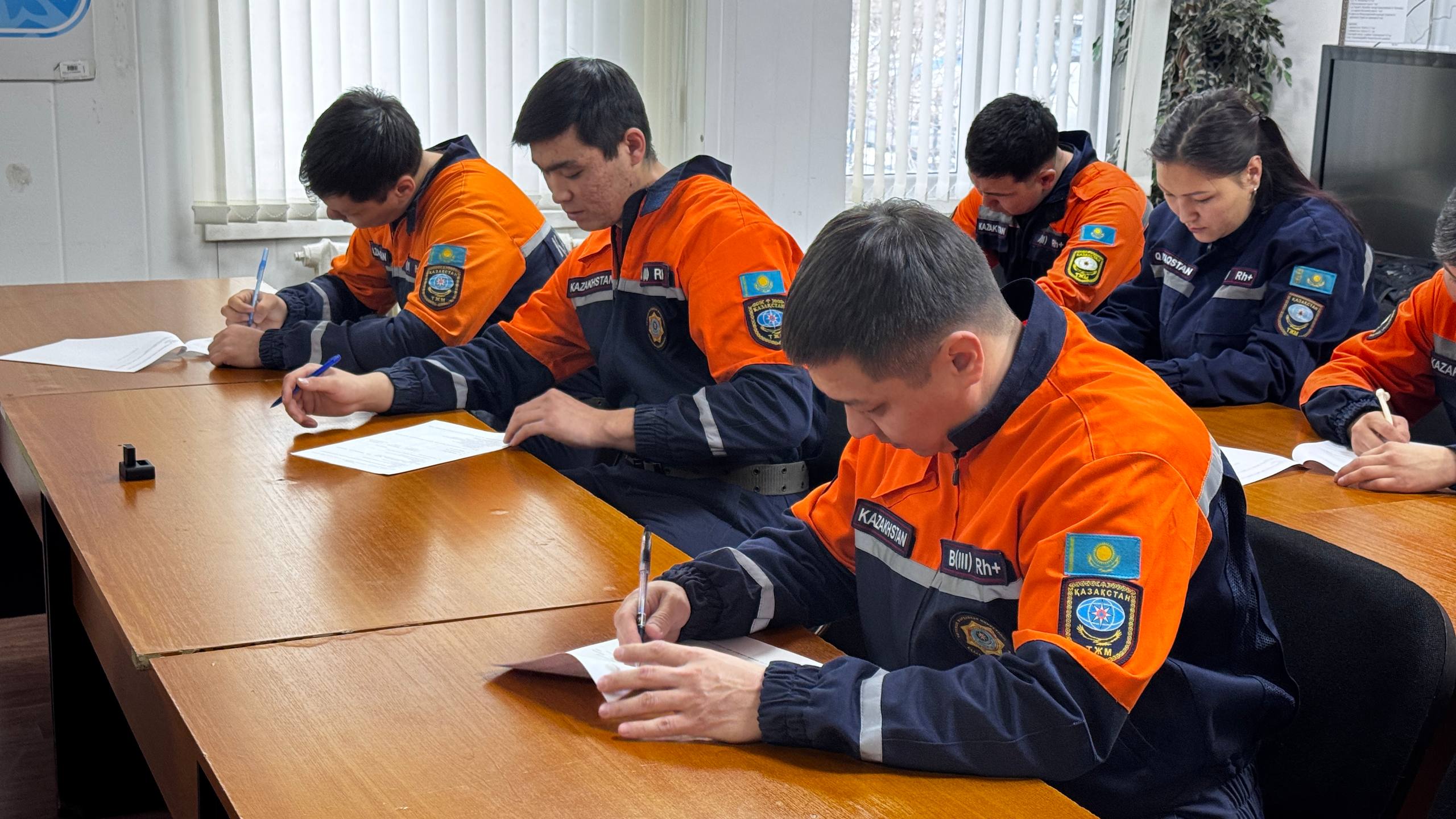 Психологами ДЧС города Астаны проведены занятия со спасателями