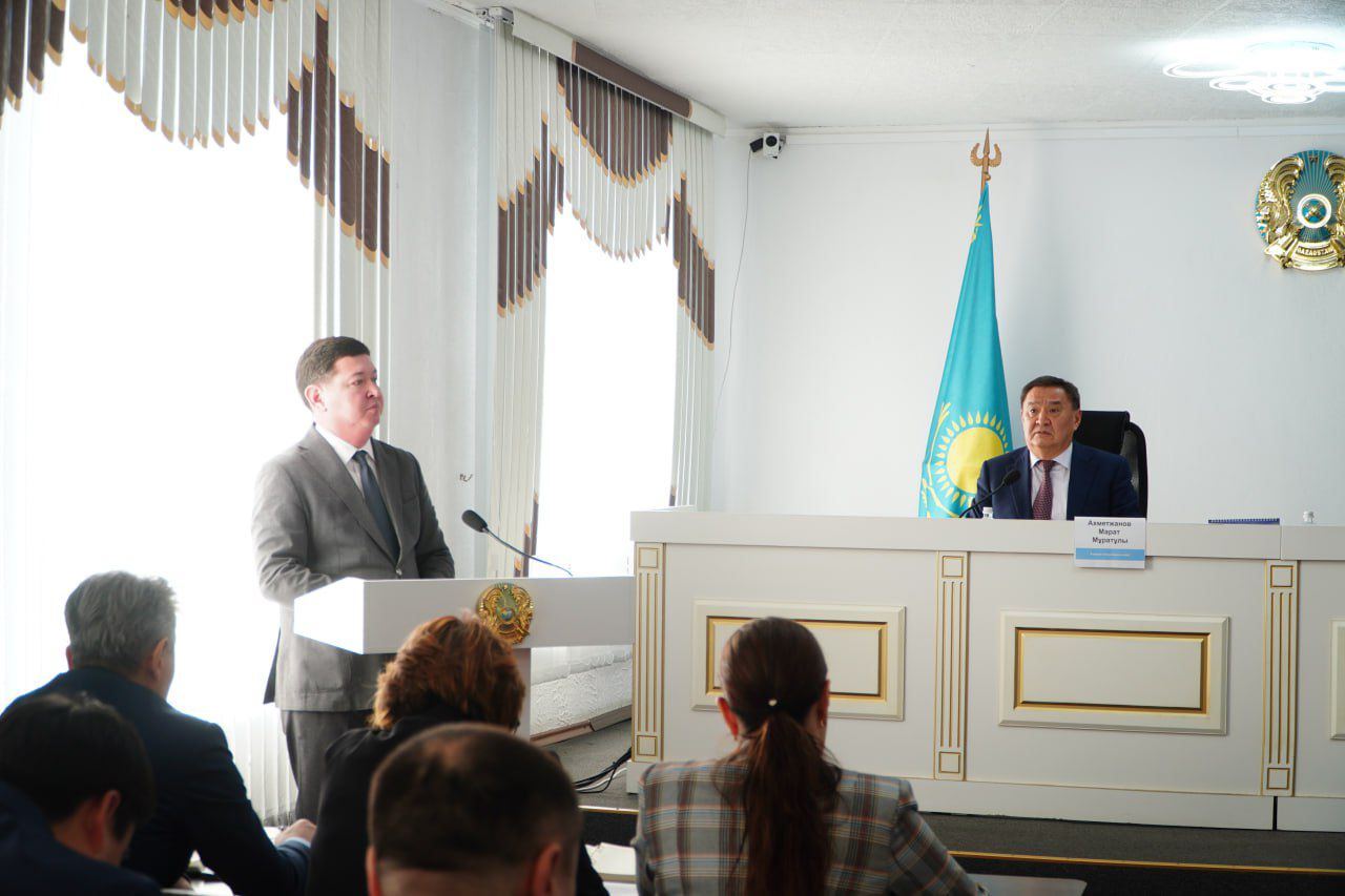 Ақмола облысының әкімі Марат Ахметжанов Аршалы ауданының даму мәселелері бойынша кеңесті өткізді