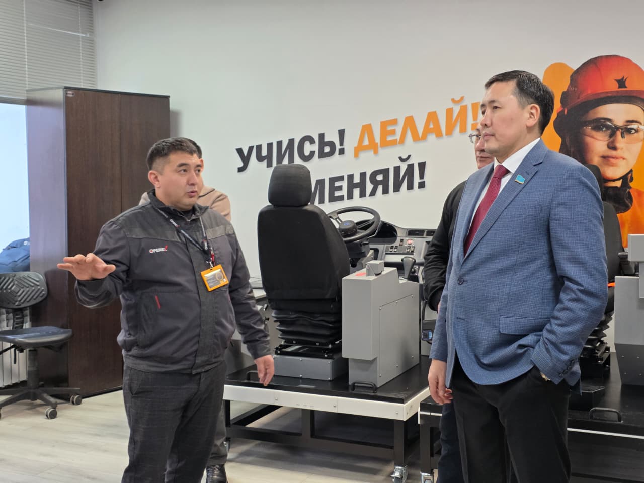 Рудный қаласында мәжіліс депутаты Анас Ахатович ERG Корпоративтік университетіне барды. Ол университеттің заманауи жабдықталған сыныптарымен, оқыту процесін жақсартуға арналған инфрақұрылыммен танысты.