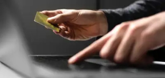 Почти 4 миллиона тенге потерял акмолинец, поверив фейковой инвестиционной платформе