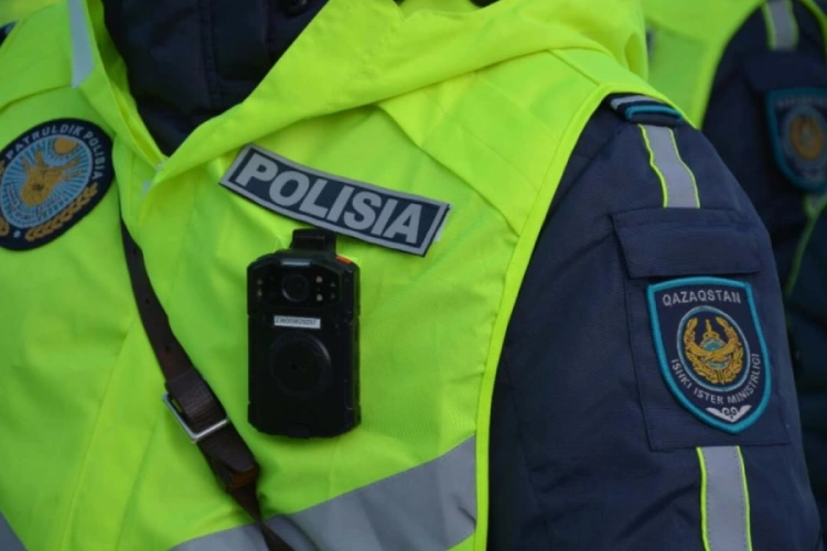 Ақтауда полиция қызметкерлері өрт кезінде азаматтың өмірін сақтап қалды