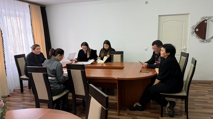 Дөңгелек үстел