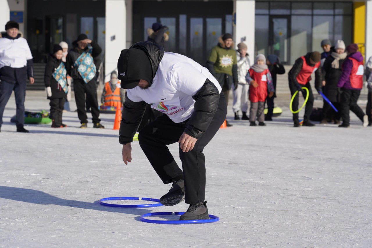 «Қысқы көңілді старт»: Астанада «Әкем, анам және мен» отбасылық эстафетасы өтті