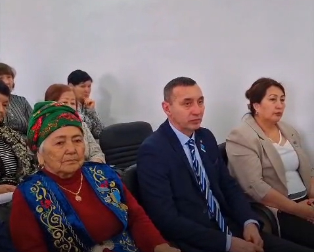 Депутаттардың қамқорлығы