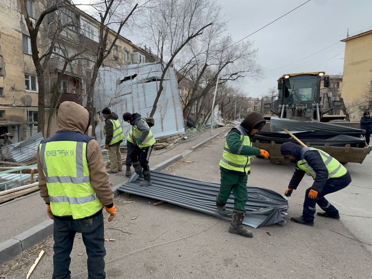 Қонаевта дауыл салдарын жоюға 300-ден астам адам жұмылдырылды