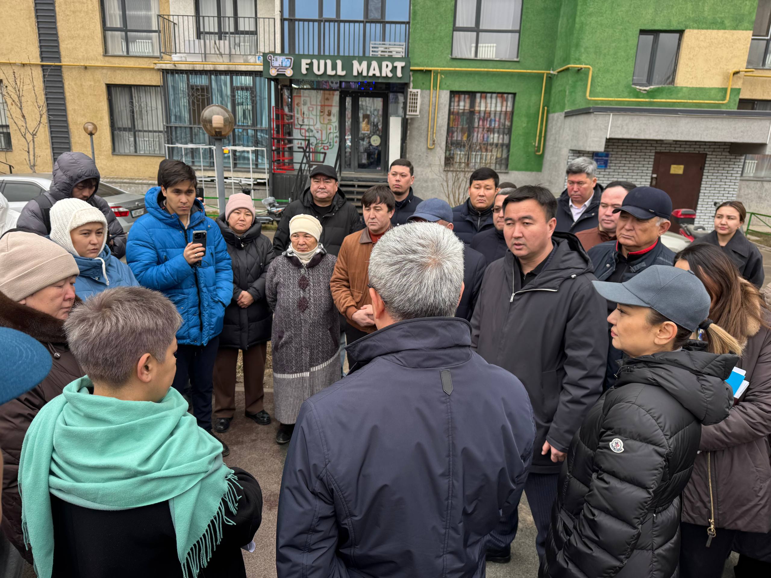 Наурызбай ауданының дамуына қатысты өзекті мәселелер ЖК «Алма-Сити 5» тұрғындарымен талқыланды