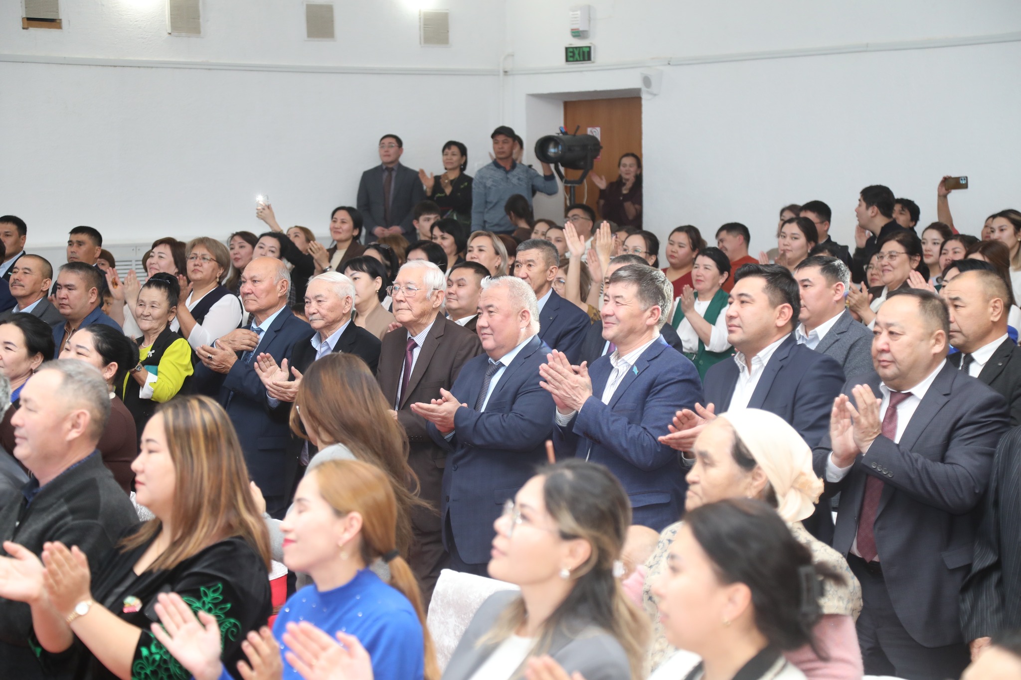 Қалың қазақ ақиық ақынын еске алды