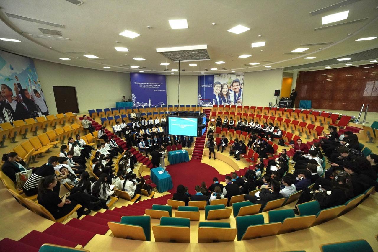 «Закон и порядок»: в Астане прошли дебаты среди школьников