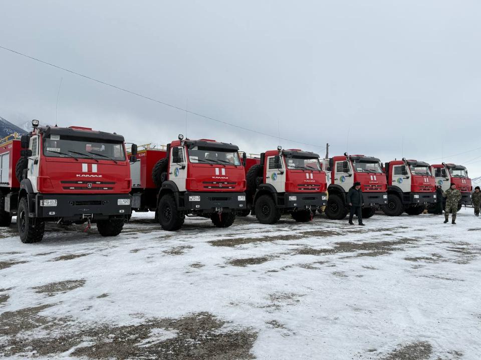 Өртке қарсы техника Қатон-Қарағай мемлекеттік ұлттық табиғи паркіне табысталды