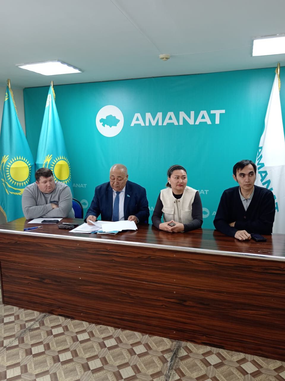 Жарқайың ауданында «Amanat» партиясының депутаттық фракциясының отырысы өтті.