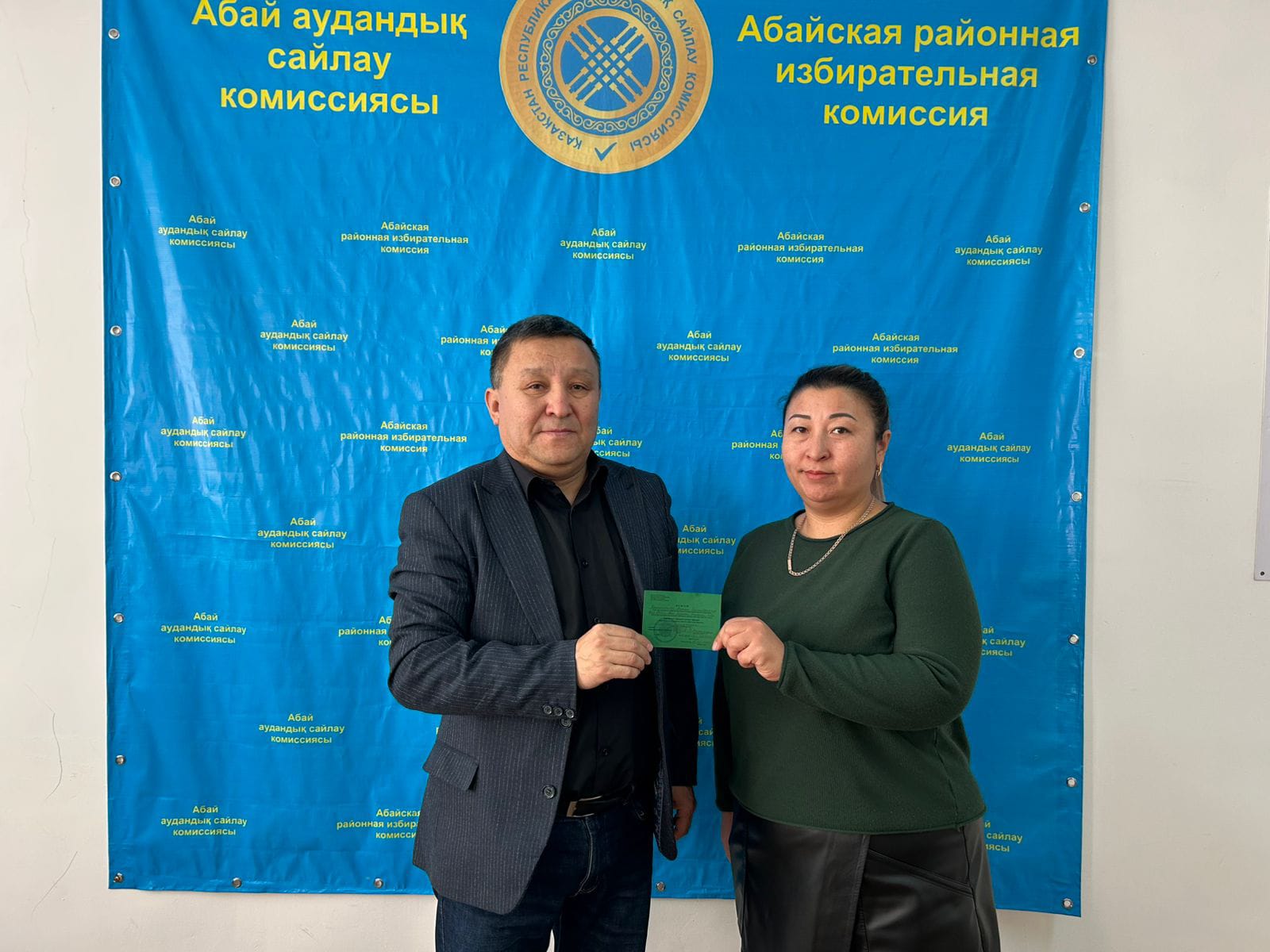 Қарауыл ауылдық округі әкімінің кандидаттарына тіркелгені &nbsp;туралы &nbsp;куәліктер &nbsp;табысталды