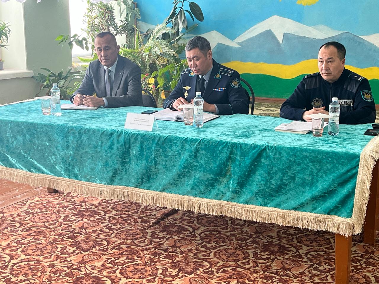 халықпен кездесу