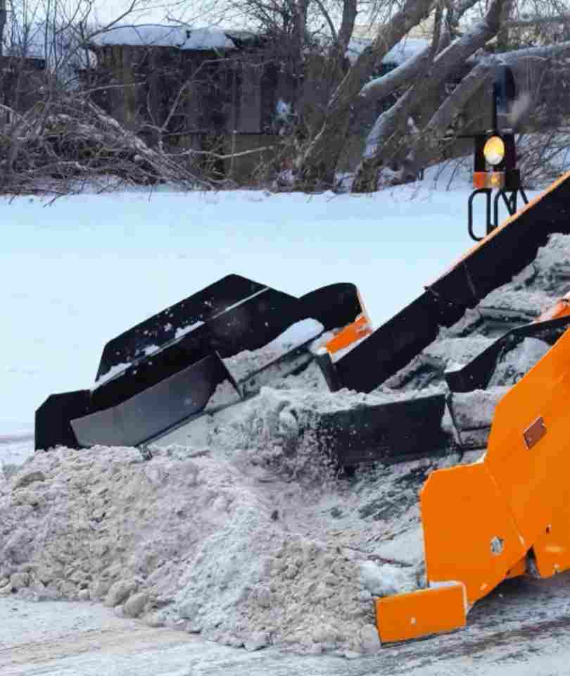 С района «Сарыарка» вывезено более 700 тыс. м³ снега с начала зимнего сезона