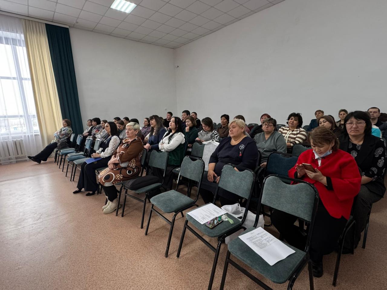 5 ақпан күні Тимирязев жалпы білім беретін мектеп- гимназия базасында әлеуметтік педагогтарға, тәрбие ісі жөніндегі директордың орынбасарларына және педагог-психологтарға арналған семинар өтті.