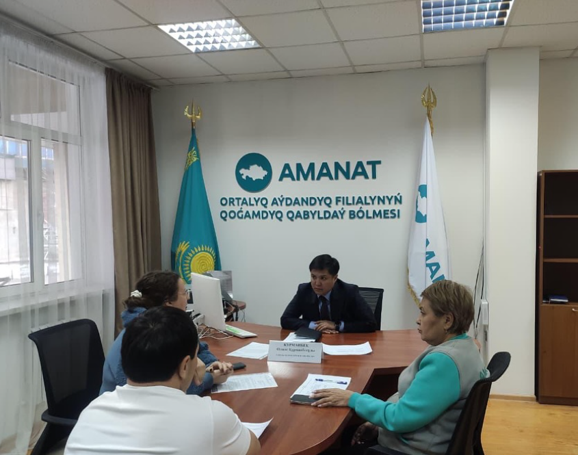 Алмалы ауданы әкімінің орынбасары азаматтарды жеке қабылдау өткізді