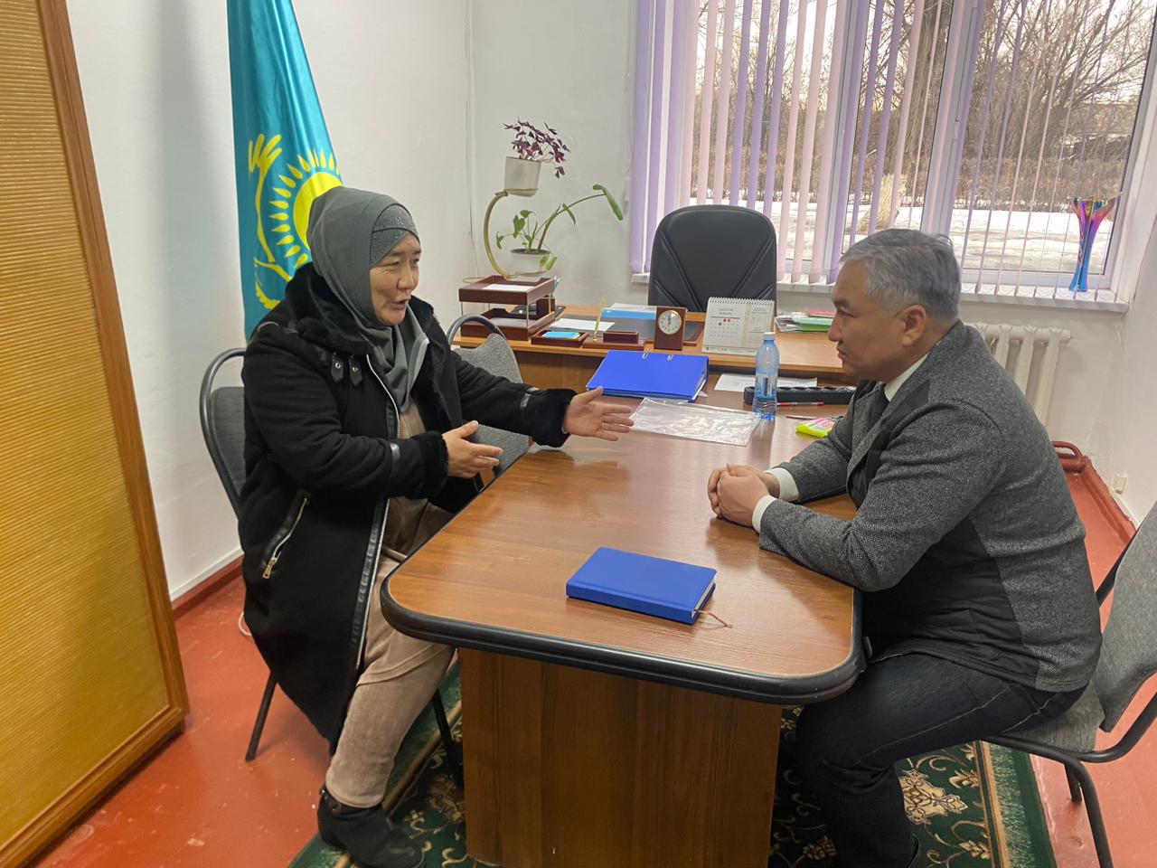 Ким Эдуард Афанасьевич Жылыбұлақ орта мектебінде Жылыбұлақ ауыл тұрғындарымен кездесу өткізді.