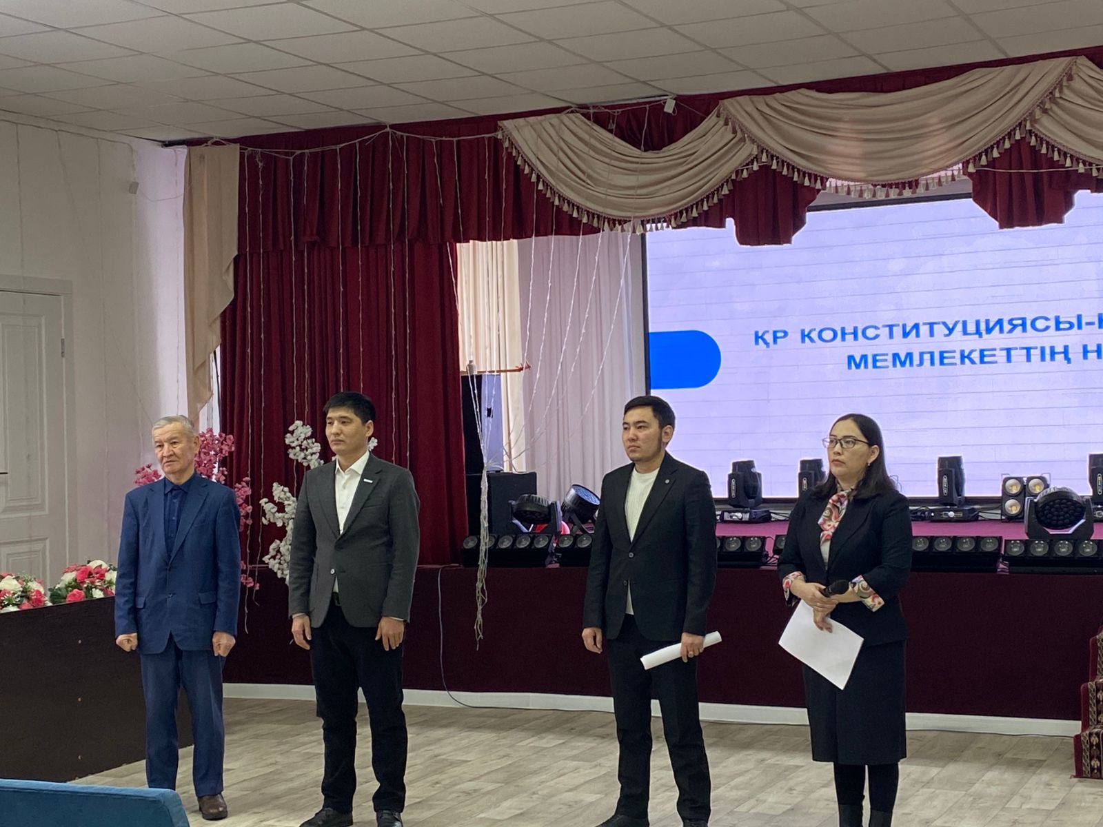 Қазақстан Республикасы Конституциясының жаңа жобасын түсіндіру тобы ауыл тұрғындарына түсіндіру жұмыстарын жүргізді