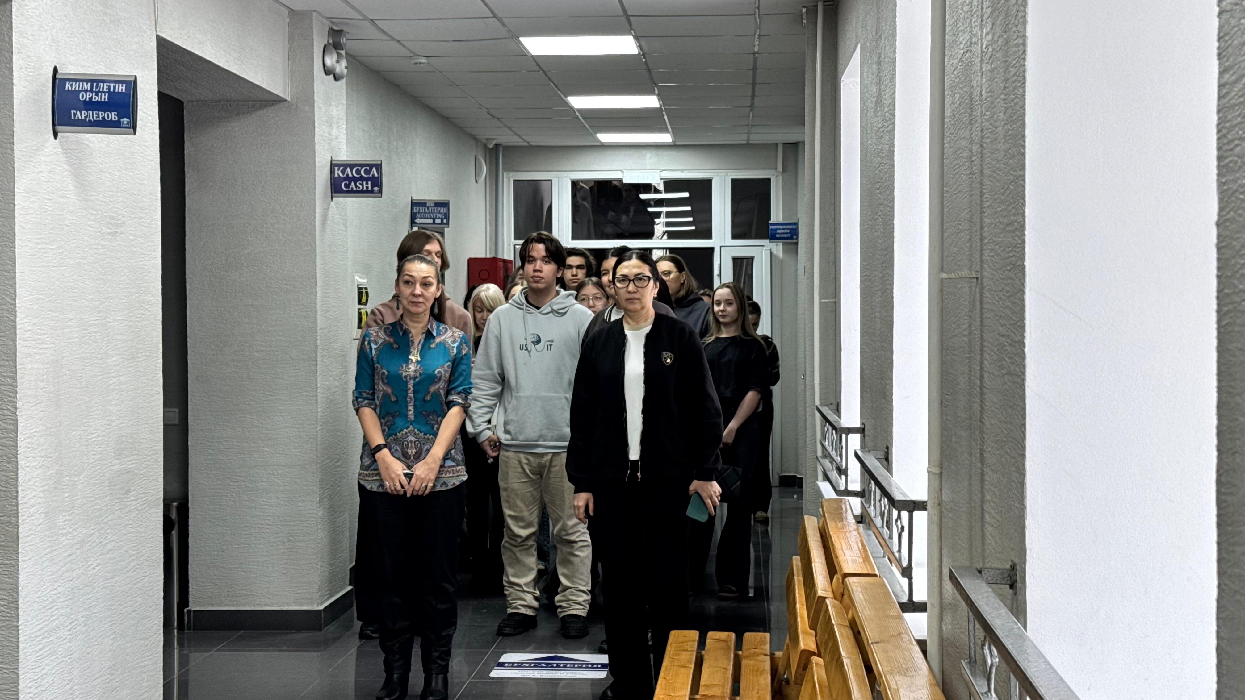 Сейсможаттығу – адамдарды үрейге берілмей, ғимарат ішіндегі қауіпсіз орындарды табуға үйретудің бір тәсілі