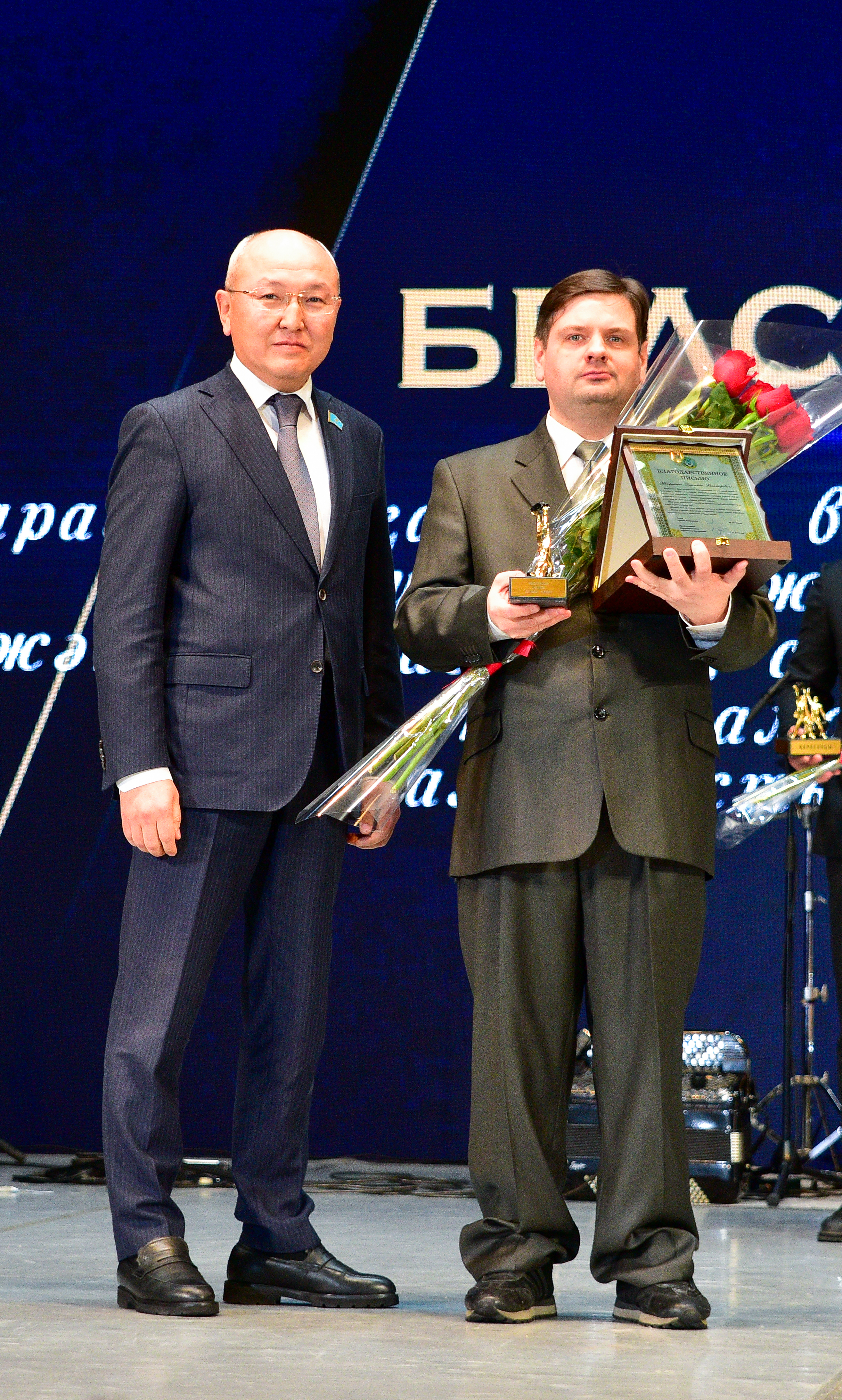 Кеншілер мәдениет сарайында Қарағанды қаласының Қала күніне арналған мерекелік концерттік бағдарлама өтті.