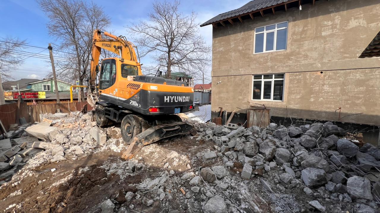 Алматыда шаруашылық қосалқы нысан сүрілді