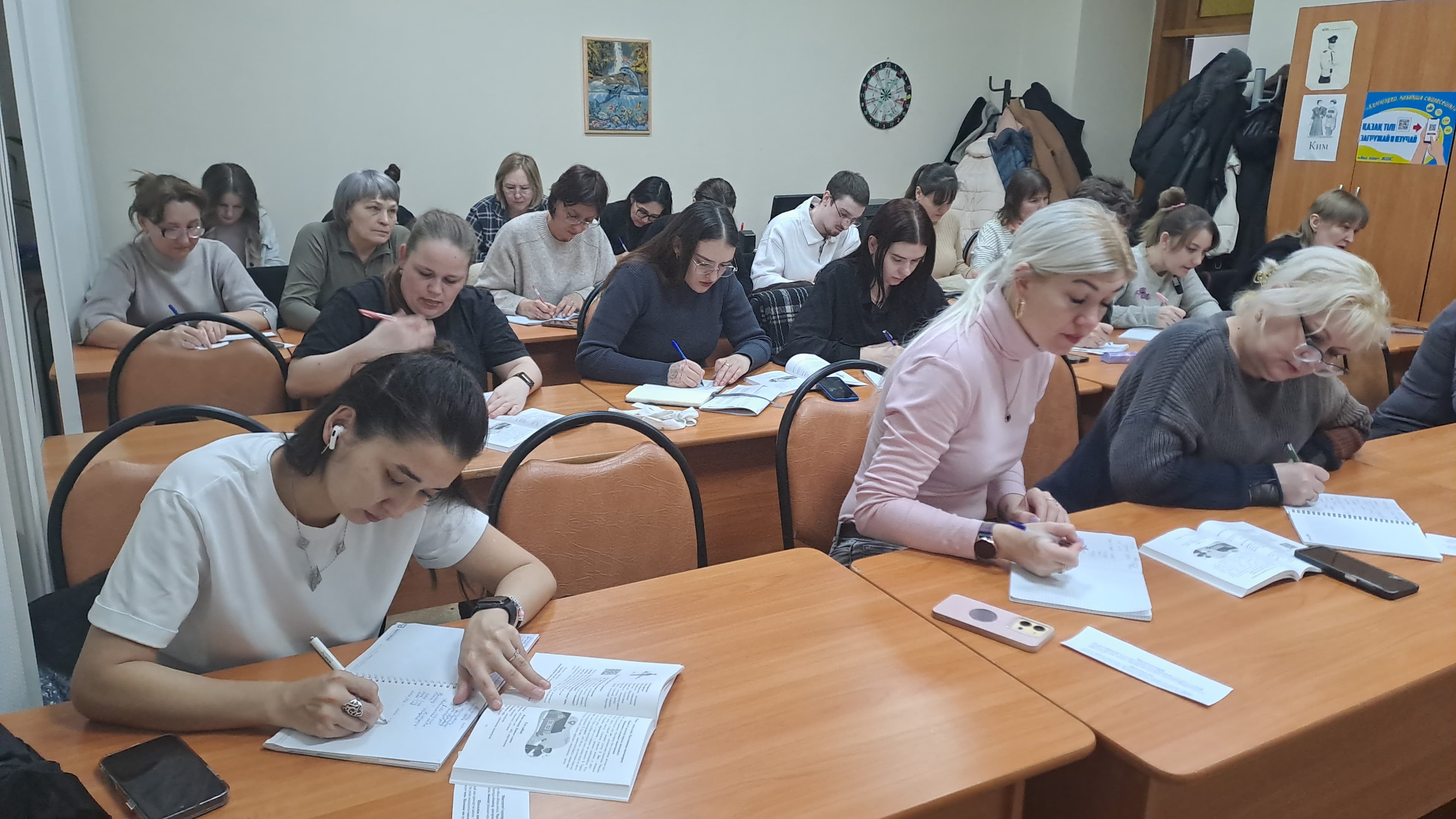 Павлодарда «Жағдаяттық қазақ тілі курсы» атты бағдарламасы бойынша қазақ тіліне оқыту басталды