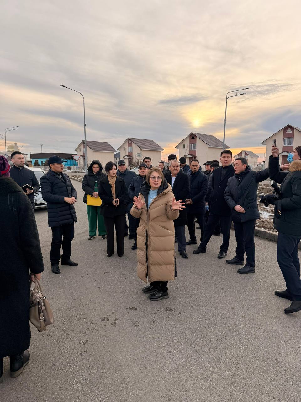 «Береке» коттедж қалашығының тұрғындарымен кездесу