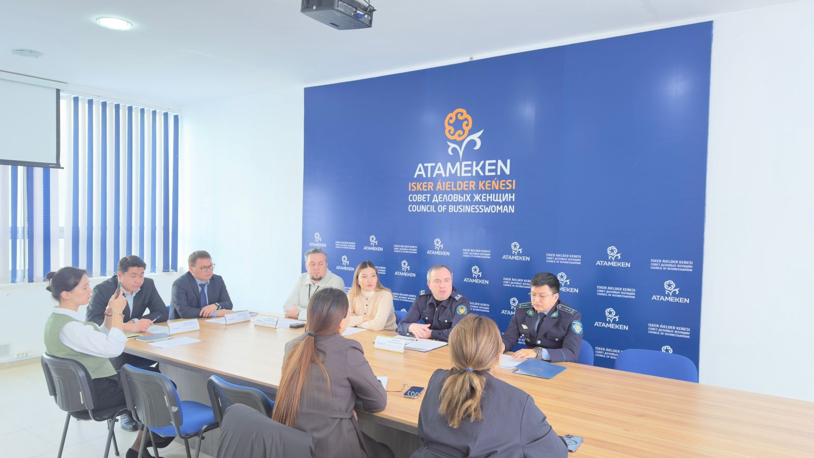 Фармацевтикалық сала өкілдерімен семинар-кеңес өтті