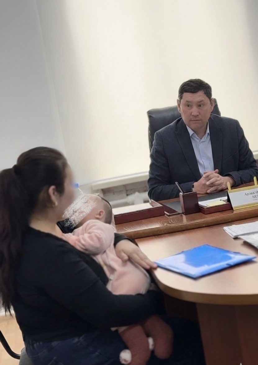 Аудан әкімі азаматтарды жеке қабылдады