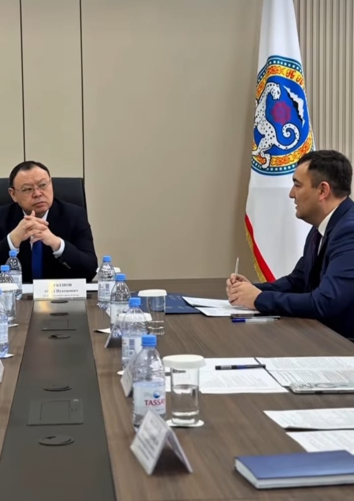 Алматы қаласының әкімінің орынбасары Абзал Нүкенов аудан әкімдігінің аппаратында жұмыс кездесуін өткізді