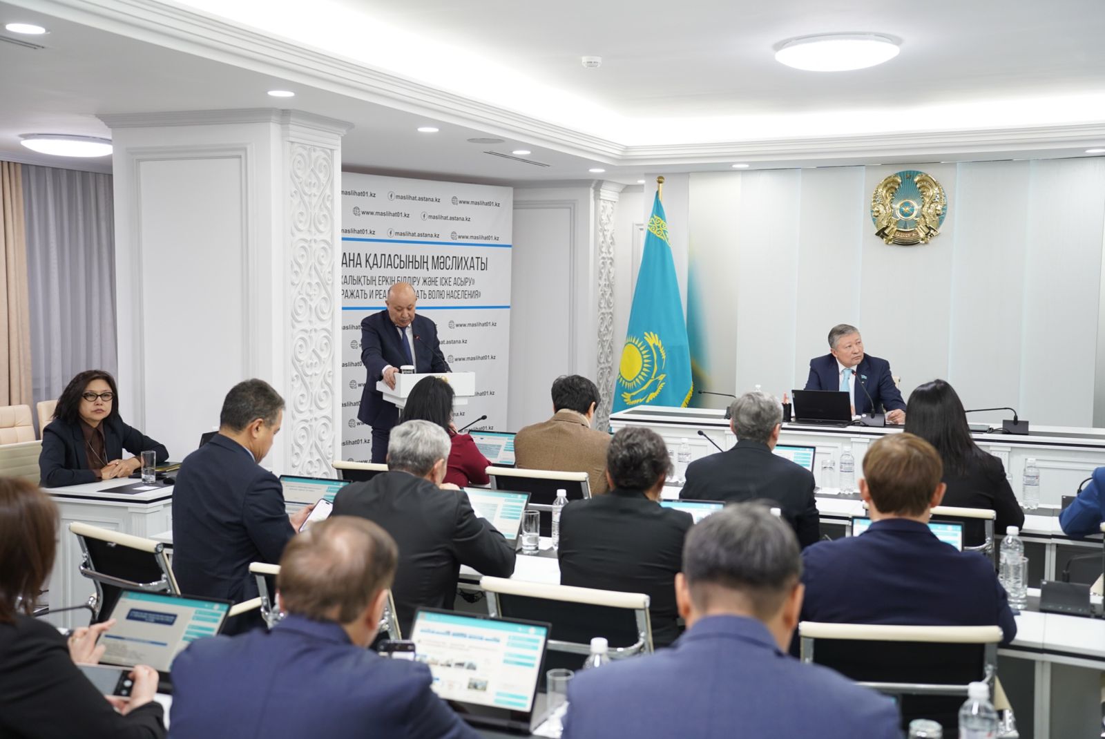 Бүгін Департамент басшысы Астана қаласы мәслихатының әлеуметтік-мәдени даму мәселелері жөніндегі тұрақты комиссиясының «Орындармен қамтамасыз етілуін, білім беру ортасының қолжетімділігі мен қауіпсіздігін ескере отырып, Астана қаласының білім беру инфрақұрылымын дамыту туралы» тақырыбындағы отырысына қатысты