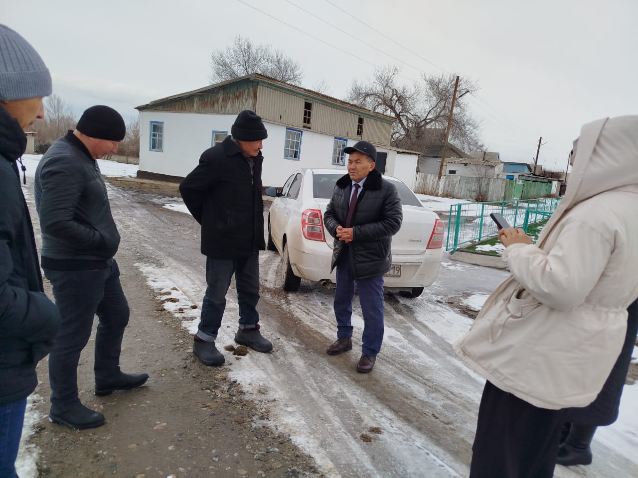 2026 жылғы 10 ақпан күні сағат 10:00-де Айдар ауылында Жолбарыс батыр ауылдық округінің әкімі Андасбаев Сержан Ерболғанұлының ауыл тұрғындарымен тұрақты кезекті кездесуі өтті