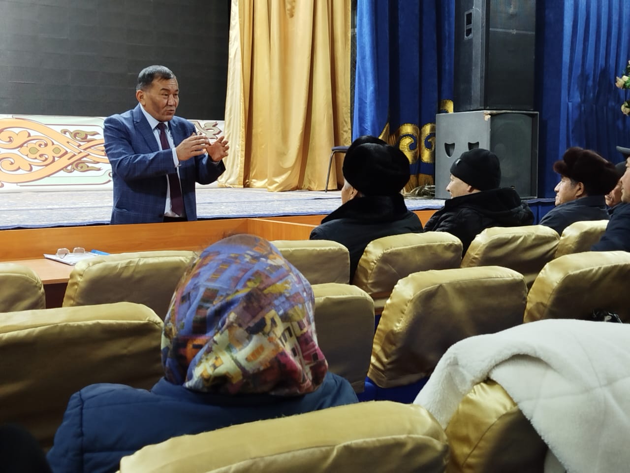 2025 жылғы 10 ақпан күні сағат 15:00-де Қанабек ауылында Жолбарыс батыр ауылдық округінің әкімі Андасбаев Сержан Ерболғанұлының ауыл тұрғындарымен тұрақты кезекті кездесуі өтті