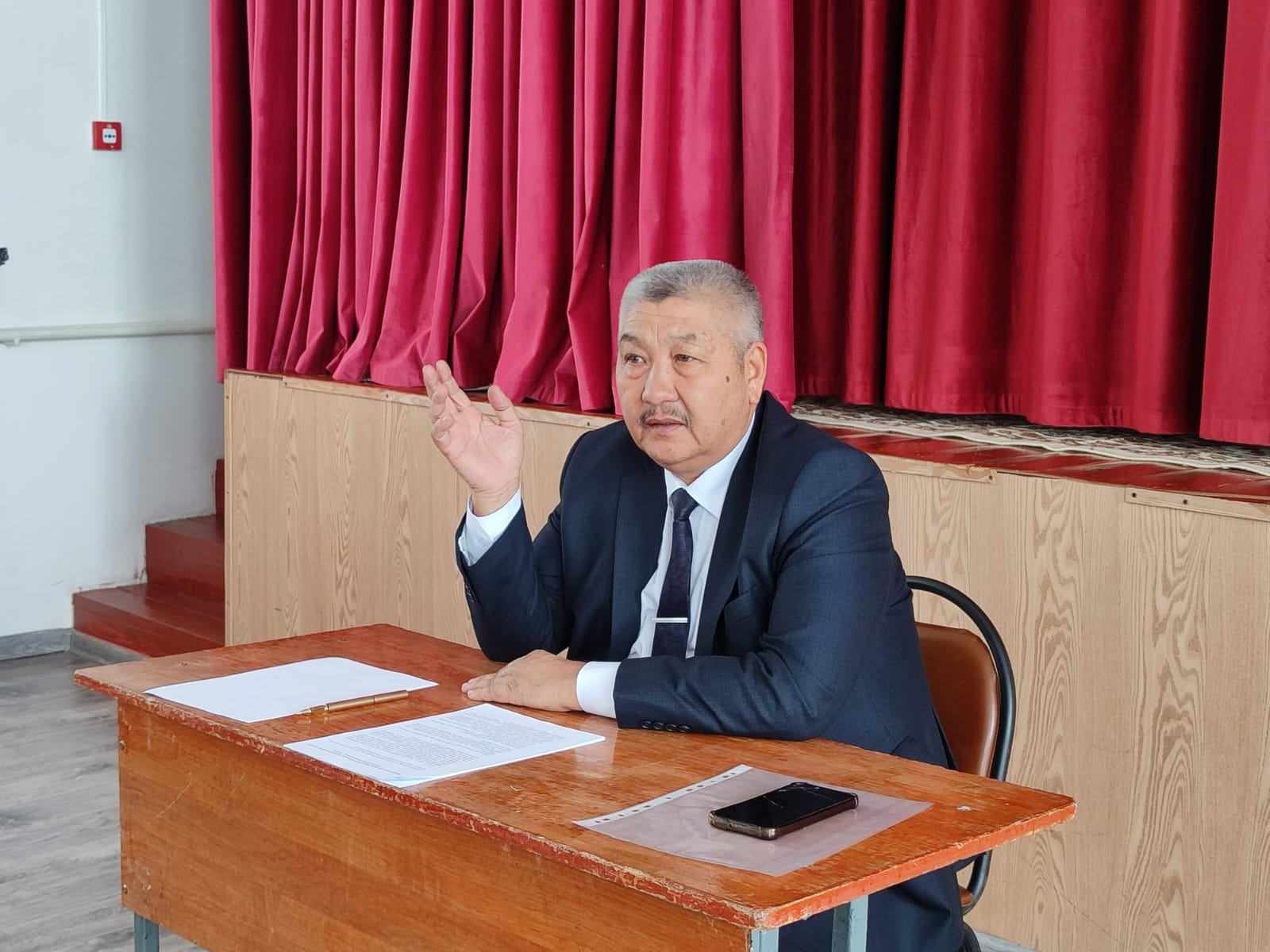 Қарақыстақ ауылдық округі әкімі С.Б. Далибаев Қазақ ауылының тұрғындарымен кездесті